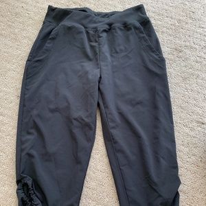 Zella Girls capri pants